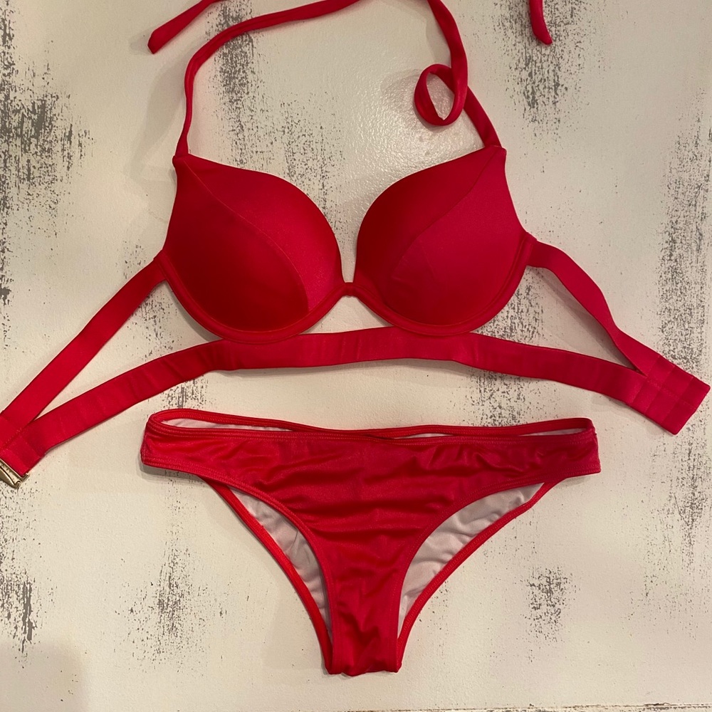 1x Victoria’s Secret Pink Bikini
